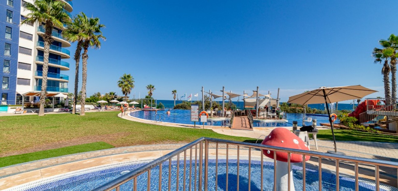 Venta - Apartamento / piso -
Punta Prima