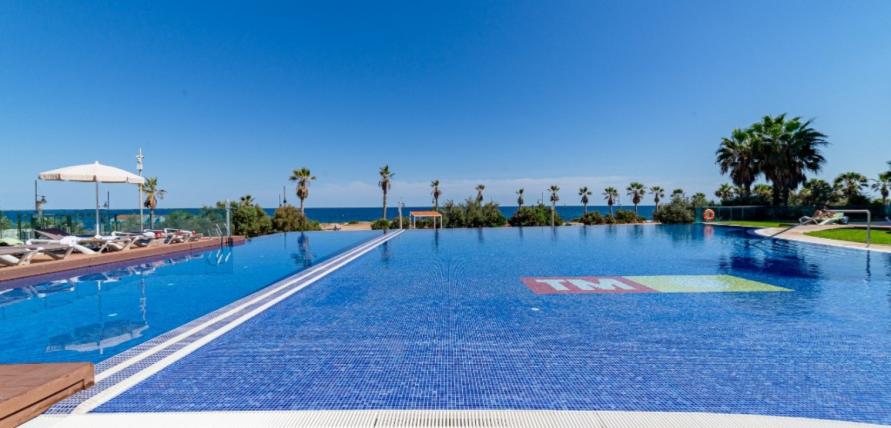 Venta - Apartamento / piso -
Punta Prima