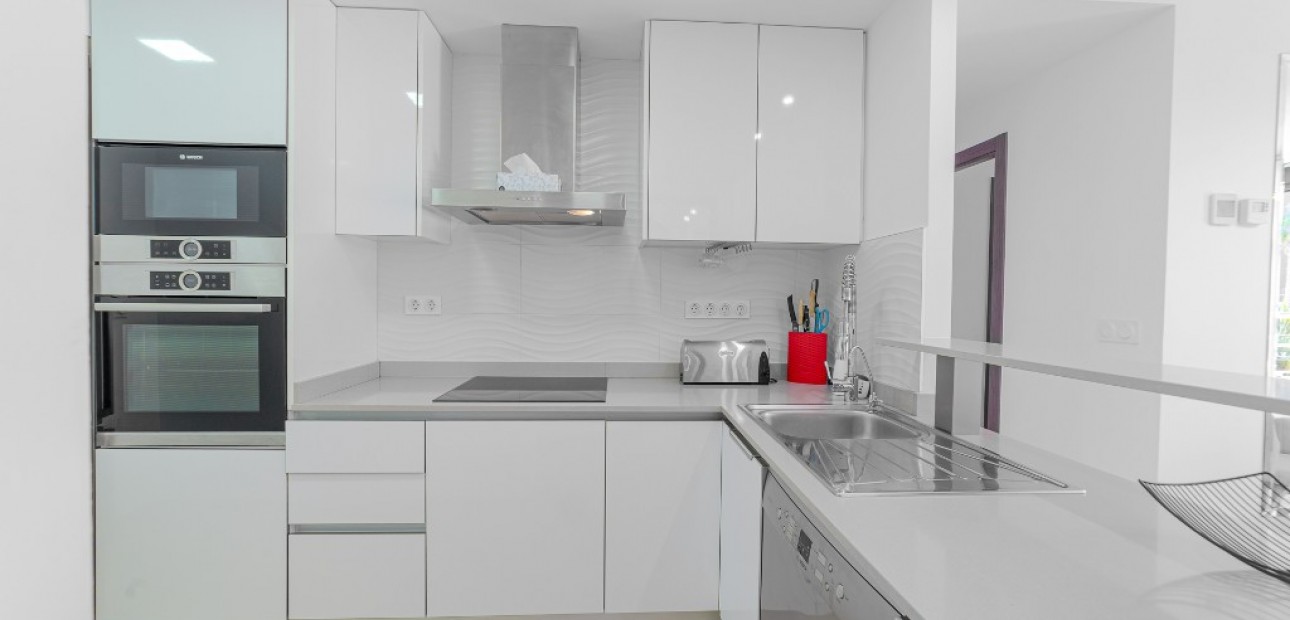 Venta - Apartamento / piso -
Punta Prima