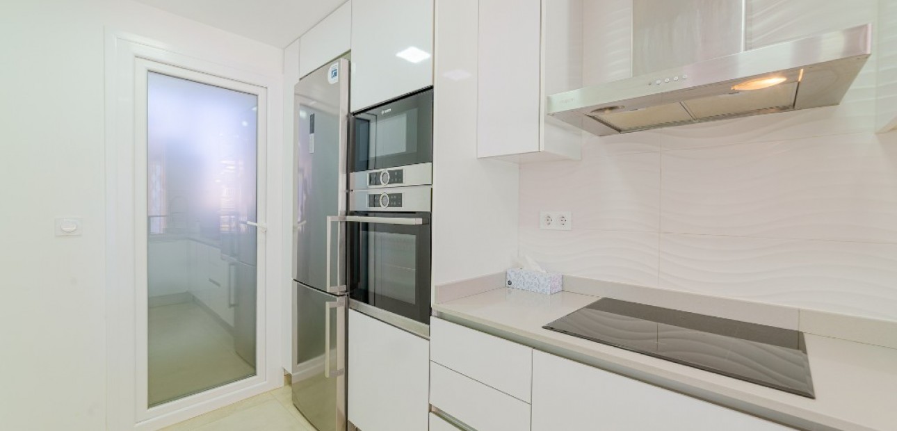 Venta - Apartamento / piso -
Punta Prima