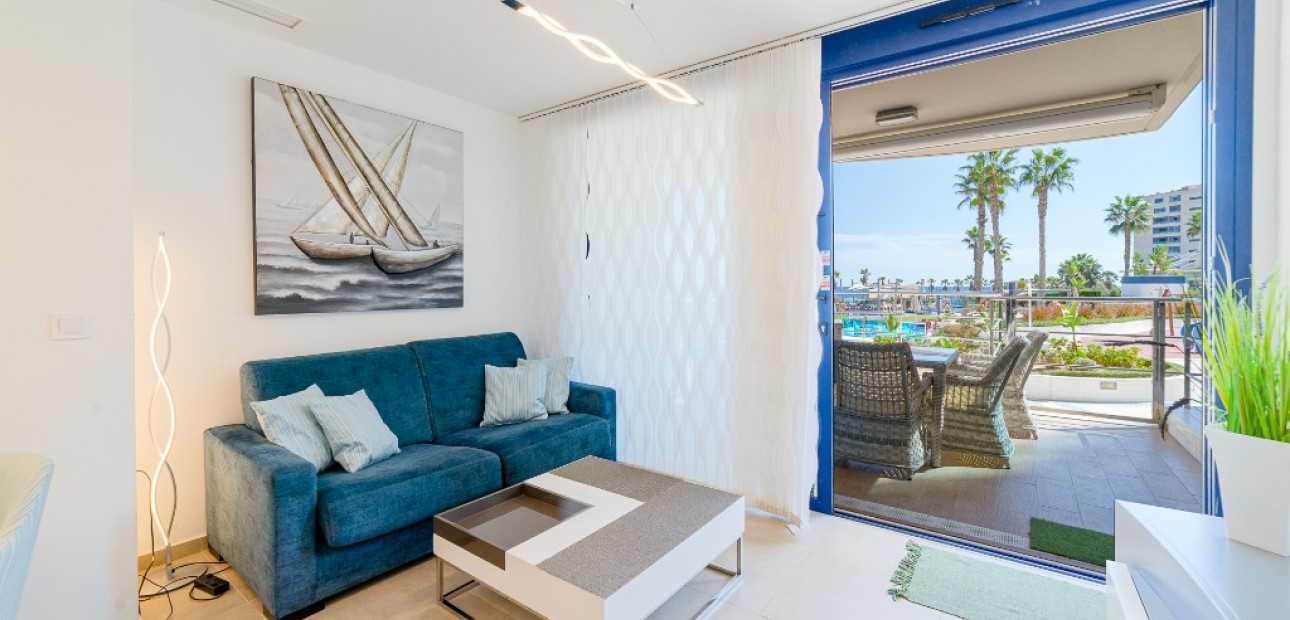 Venta - Apartamento / piso -
Punta Prima