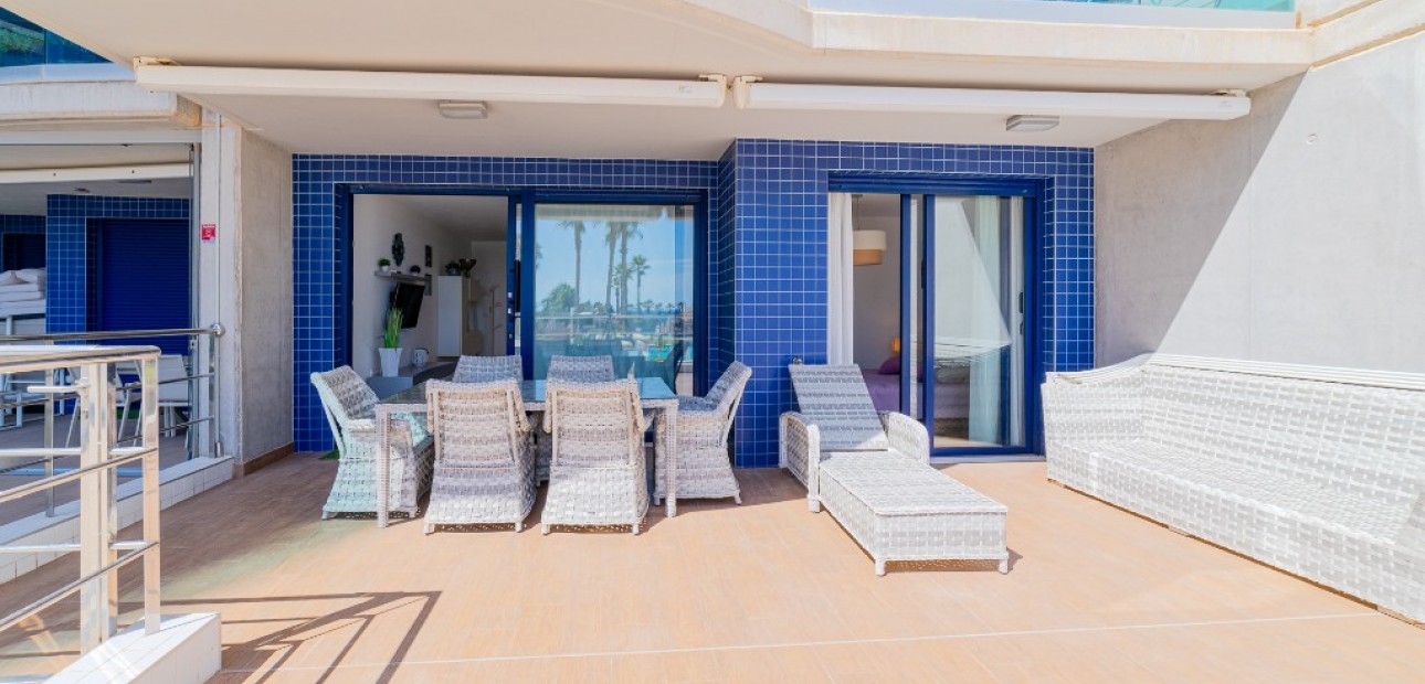 Venta - Apartamento / piso -
Punta Prima