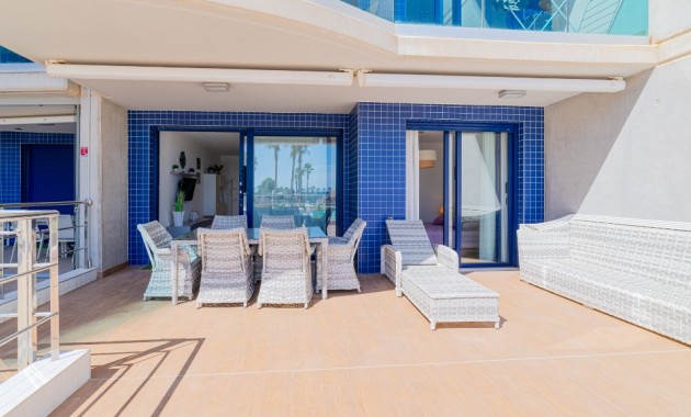 Venta - Apartamento / piso -
Punta Prima