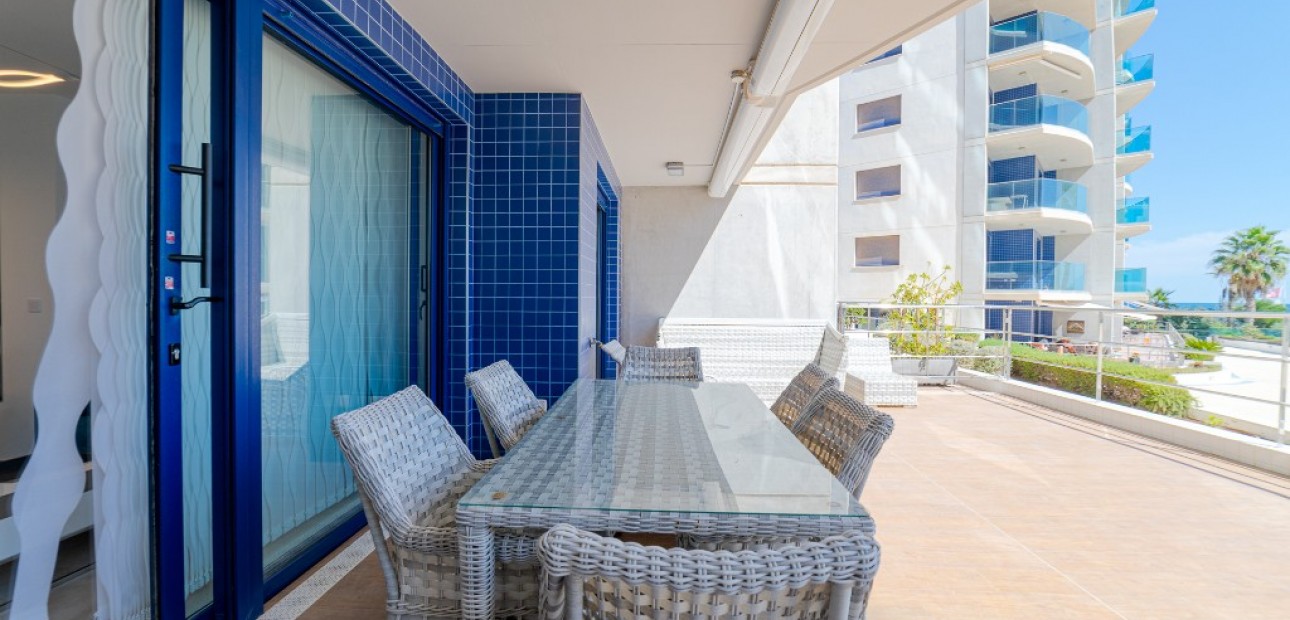 Venta - Apartamento / piso -
Punta Prima