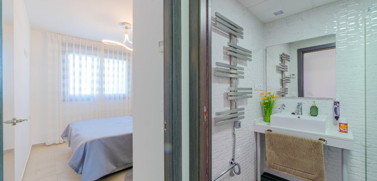 Venta - Apartamento / piso -
Punta Prima