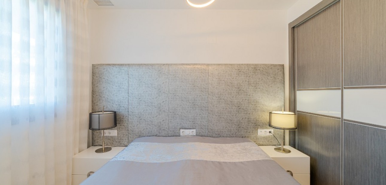 Venta - Apartamento / piso -
Punta Prima