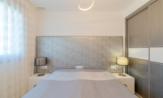 Venta - Apartamento / piso -
Punta Prima