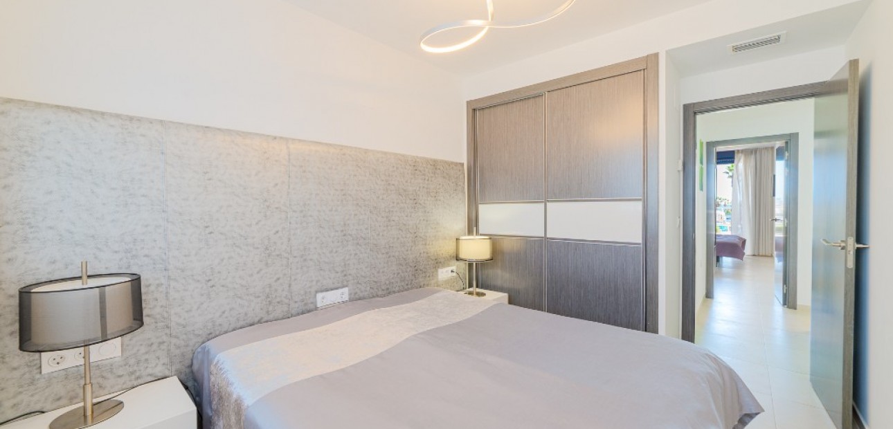 Venta - Apartamento / piso -
Punta Prima