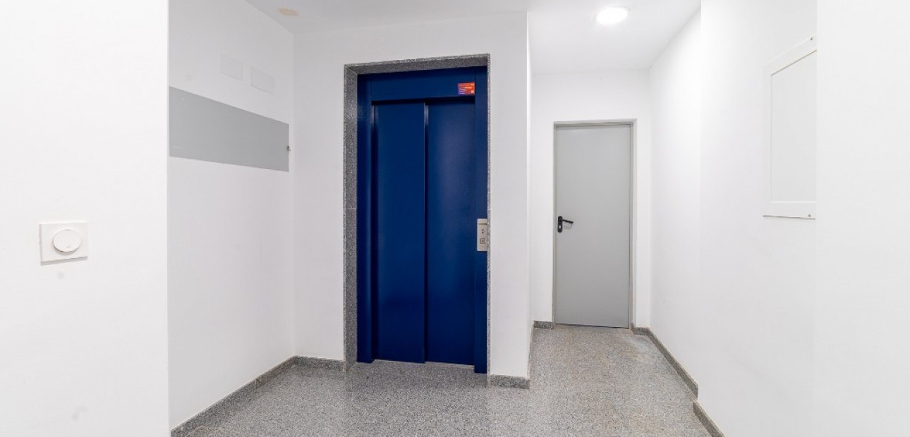 Venta - Apartamento / piso -
Punta Prima