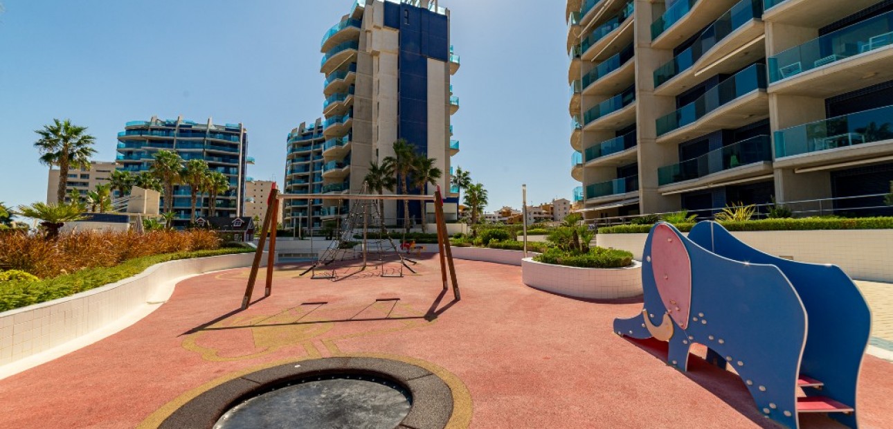 Venta - Apartamento / piso -
Punta Prima