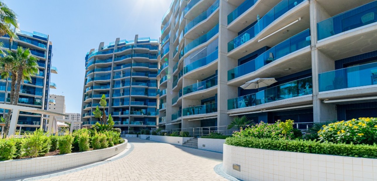 Venta - Apartamento / piso -
Punta Prima