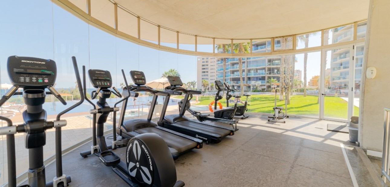 Venta - Apartamento / piso -
Punta Prima