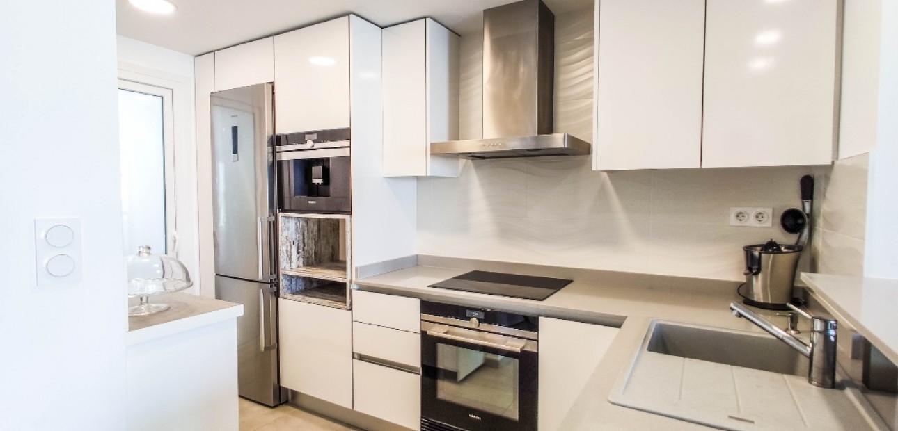 Venta - Apartamento / piso -
Punta Prima