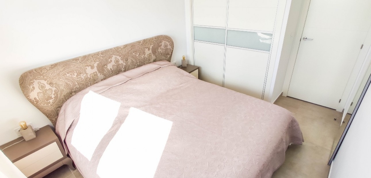 Venta - Apartamento / piso -
Punta Prima