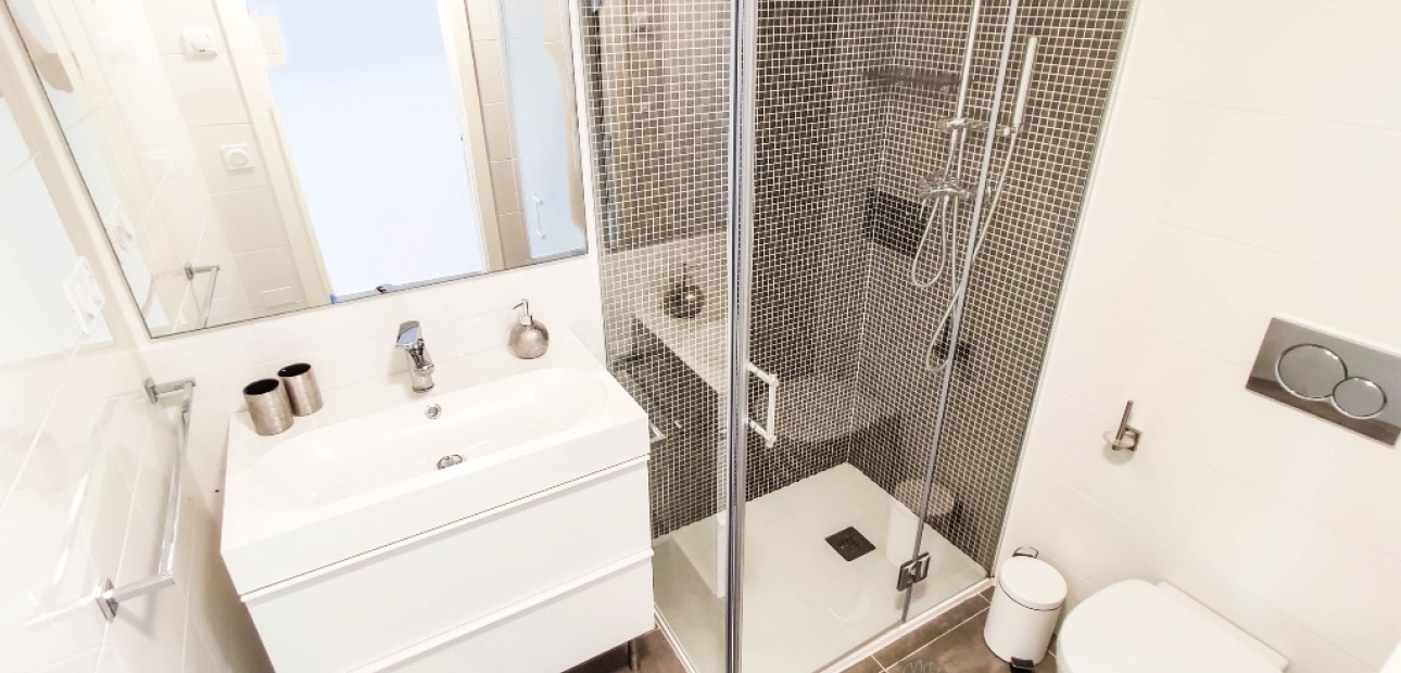 Venta - Apartamento / piso -
Punta Prima