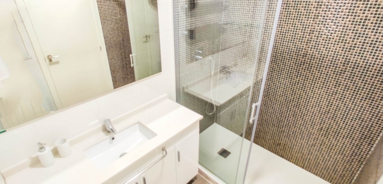 Venta - Apartamento / piso -
Punta Prima