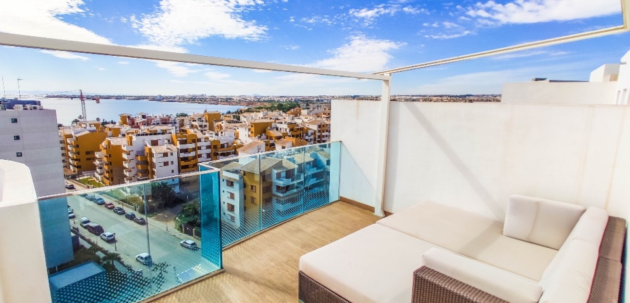 Venta - Apartamento / piso -
Punta Prima