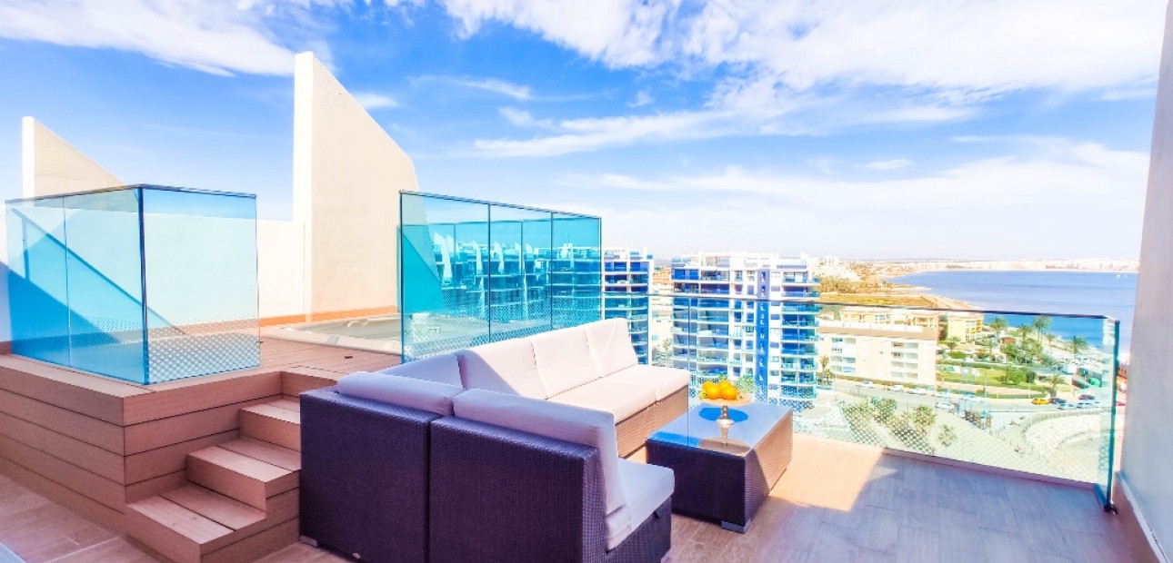 Venta - Apartamento / piso -
Punta Prima