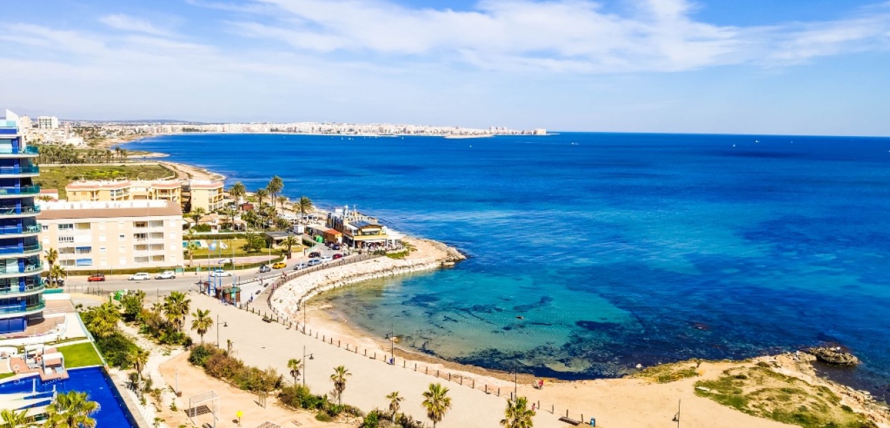 Venta - Apartamento / piso -
Punta Prima