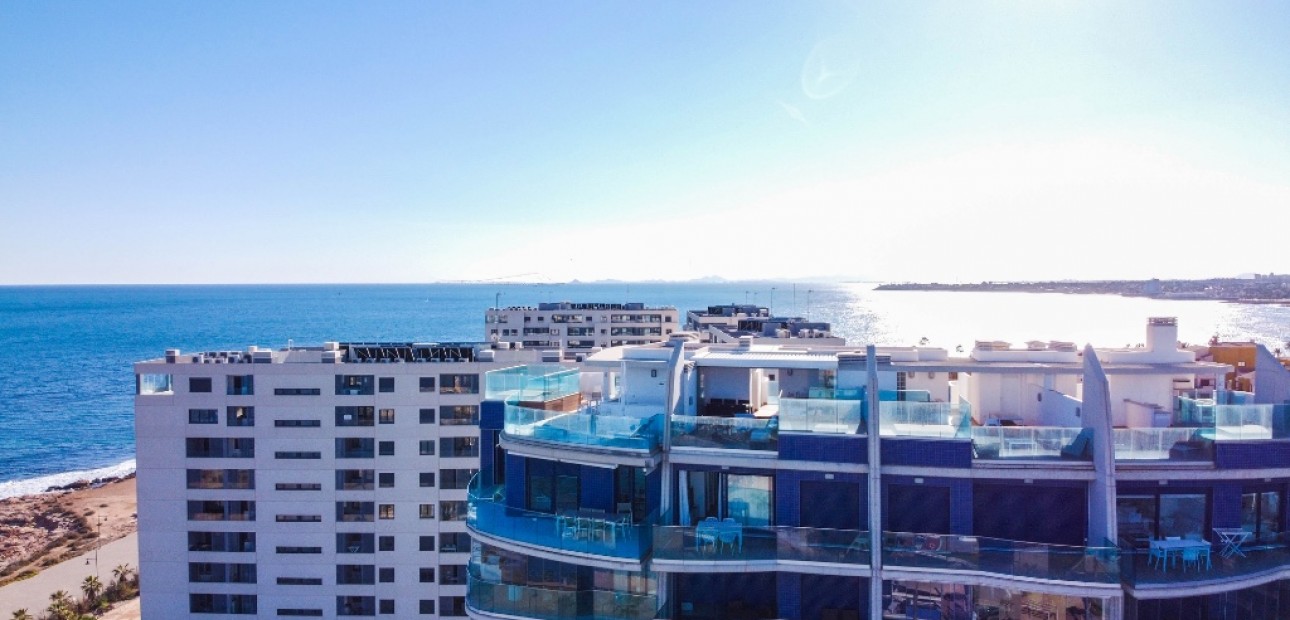 Venta - Apartamento / piso -
Punta Prima