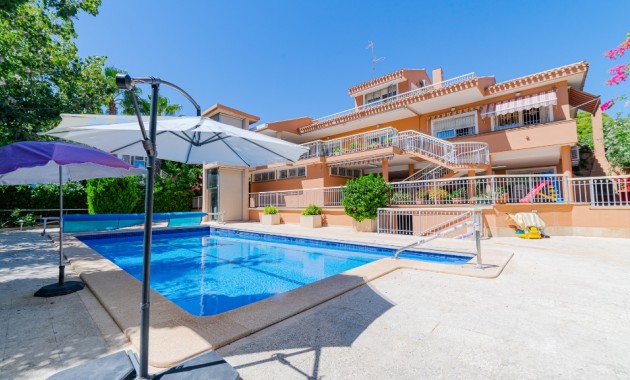 Herverkoop - Villa -
Campoamor
