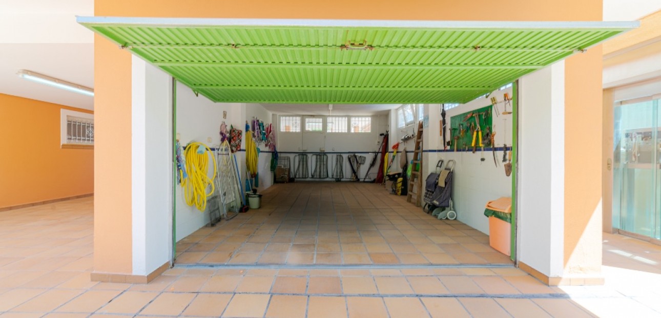 Herverkoop - Villa -
Campoamor