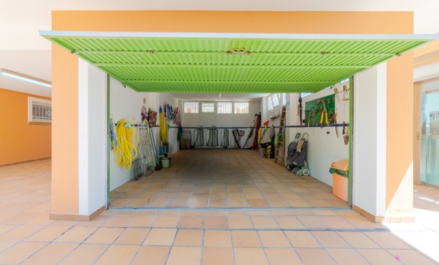 Herverkoop - Villa -
Campoamor