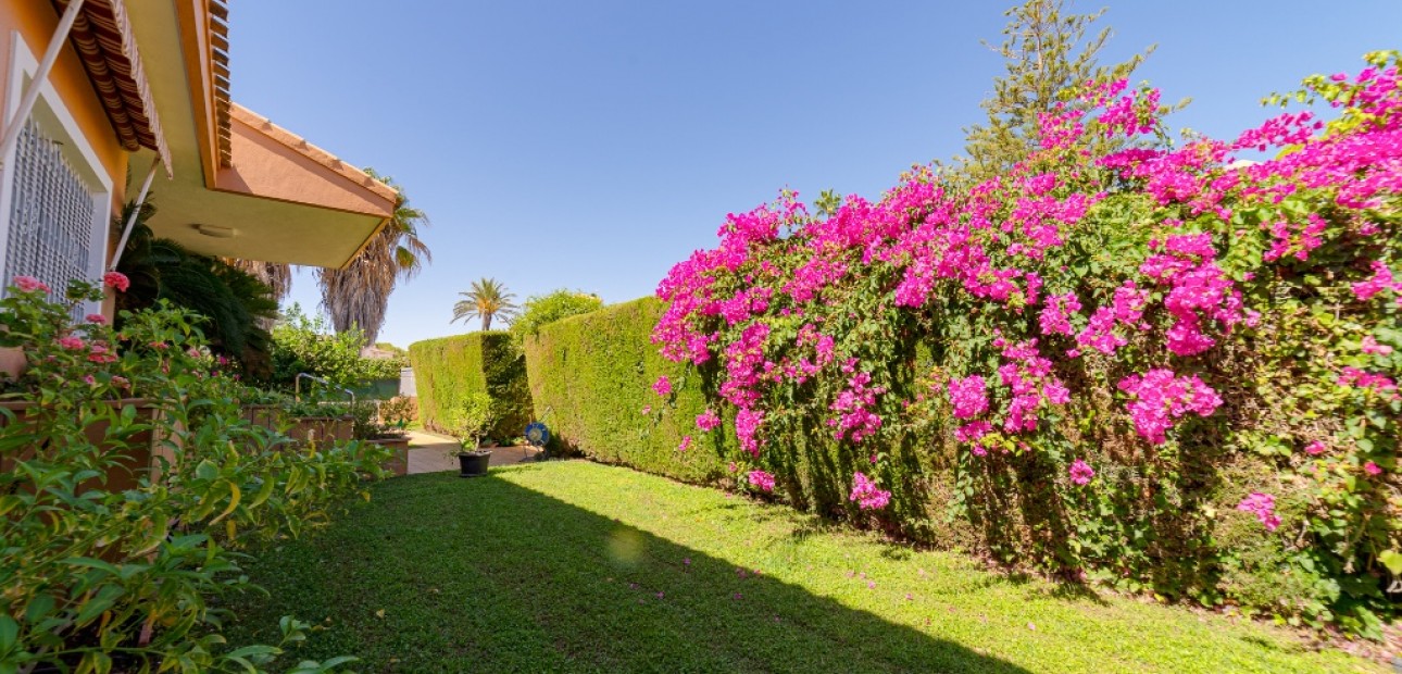 Herverkoop - Villa -
Campoamor