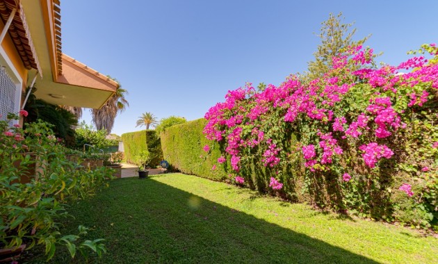 Herverkoop - Villa -
Campoamor