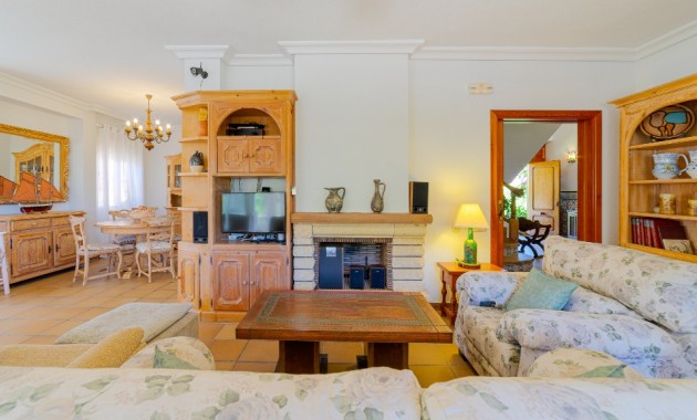 Herverkoop - Villa -
Campoamor