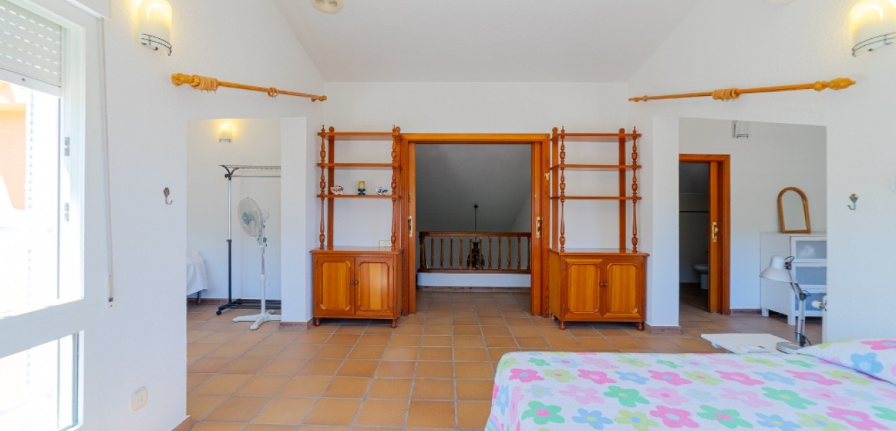 Herverkoop - Villa -
Campoamor