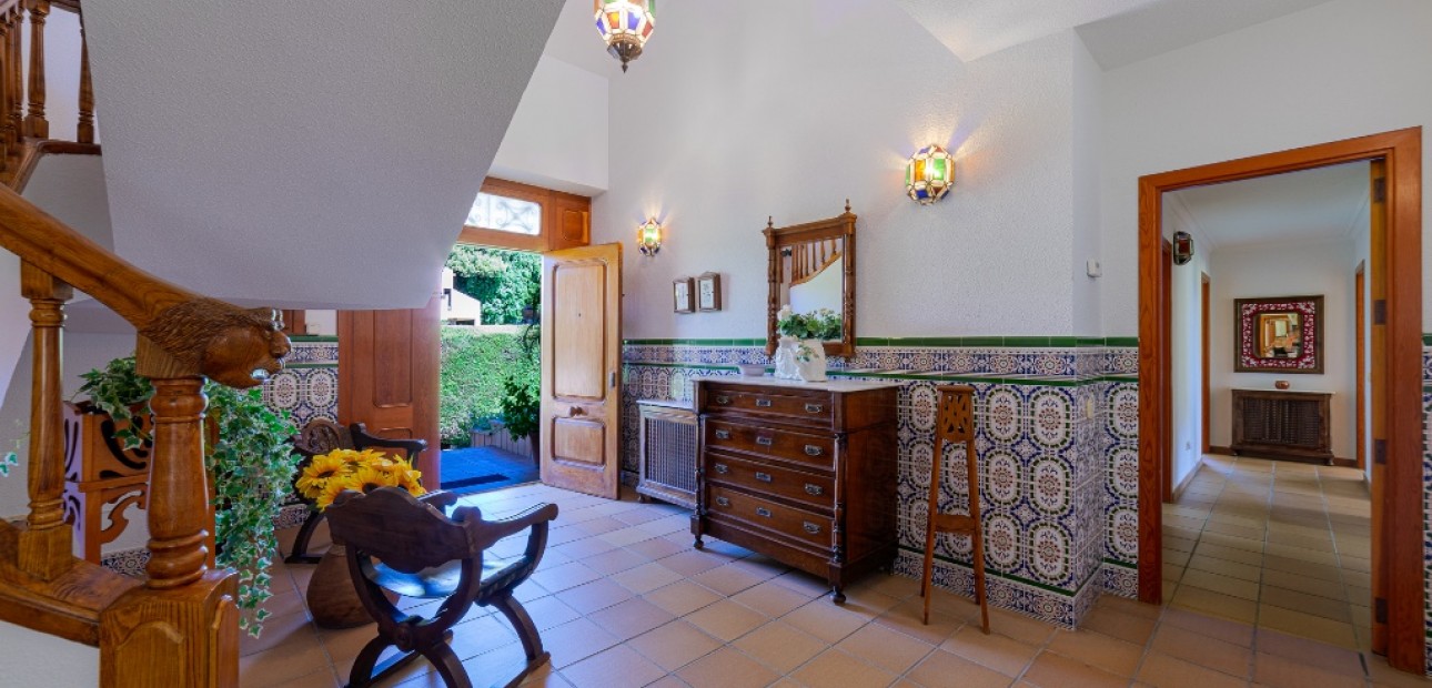 Herverkoop - Villa -
Campoamor