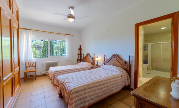 Herverkoop - Villa -
Campoamor