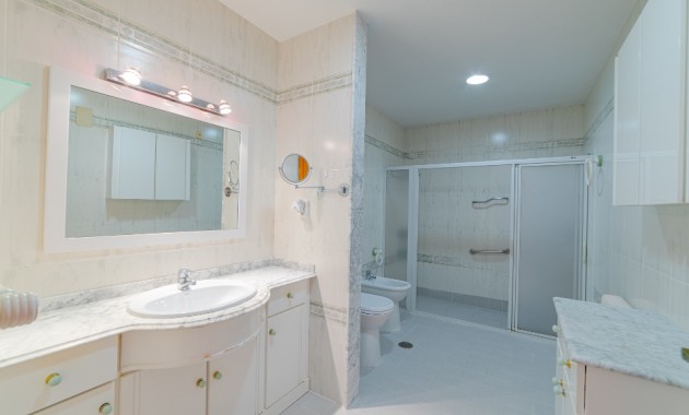 Herverkoop - Villa -
Campoamor