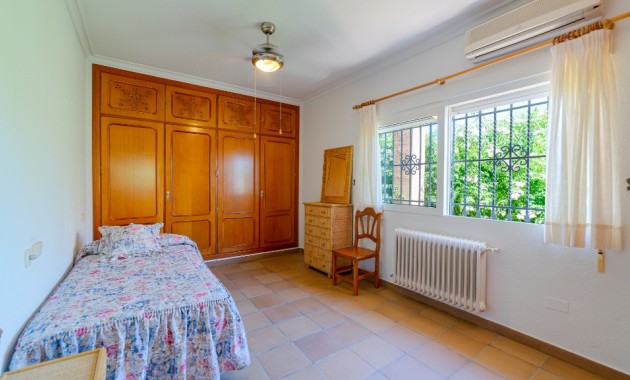 Herverkoop - Villa -
Campoamor