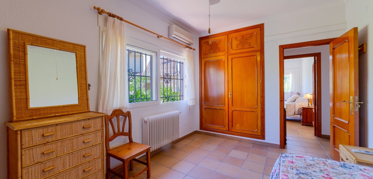 Herverkoop - Villa -
Campoamor