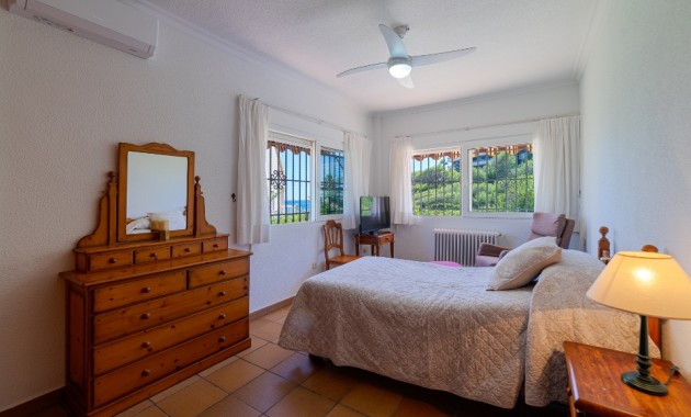 Herverkoop - Villa -
Campoamor