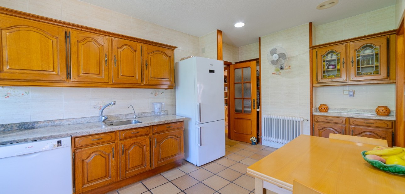 Herverkoop - Villa -
Campoamor