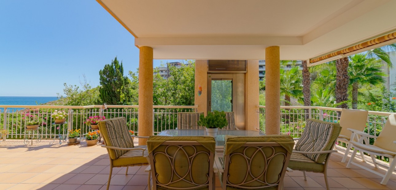 Herverkoop - Villa -
Campoamor