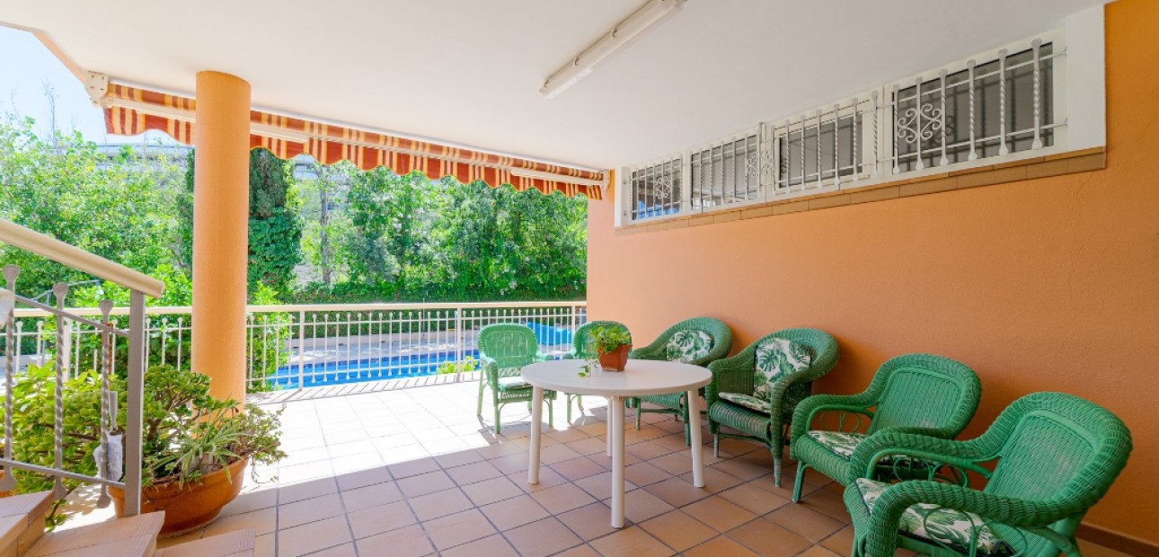 Herverkoop - Villa -
Campoamor