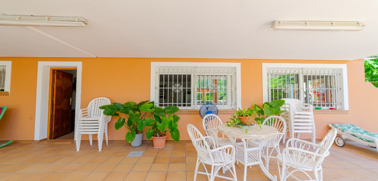 Herverkoop - Villa -
Campoamor