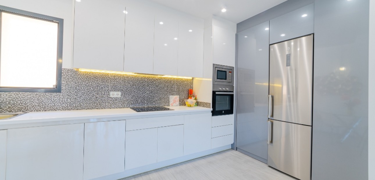 Venta - Apartamento / piso -
Mil Palmeras