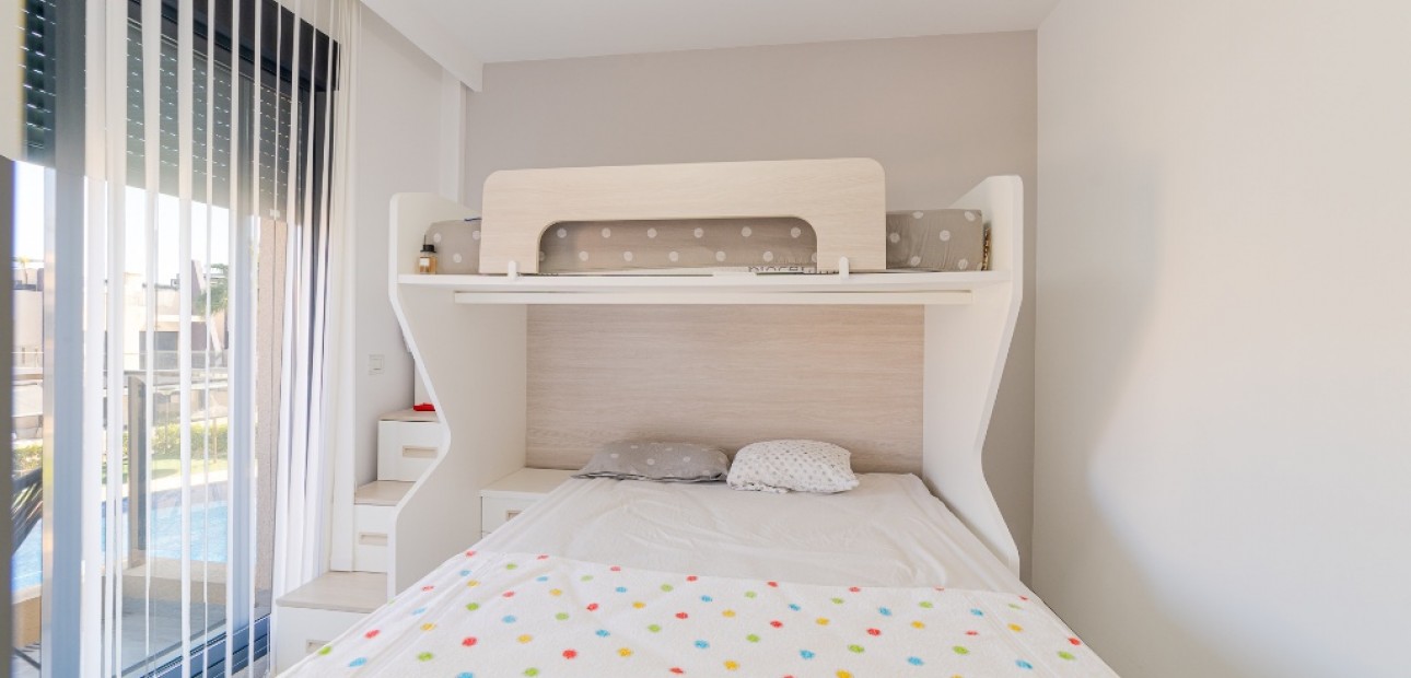 Venta - Apartamento / piso -
Mil Palmeras