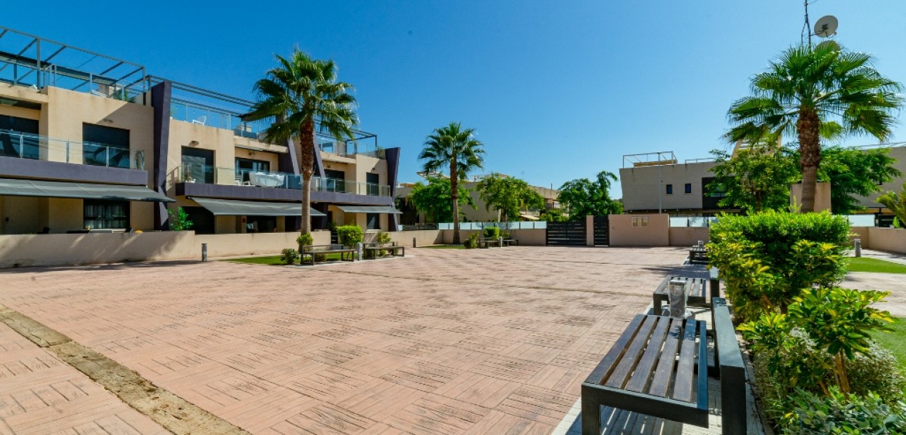 Venta - Apartamento / piso -
Mil Palmeras