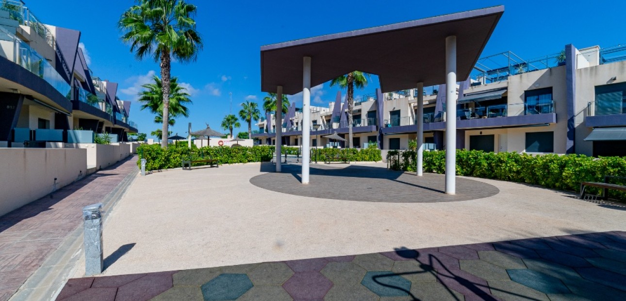 Venta - Apartamento / piso -
Mil Palmeras