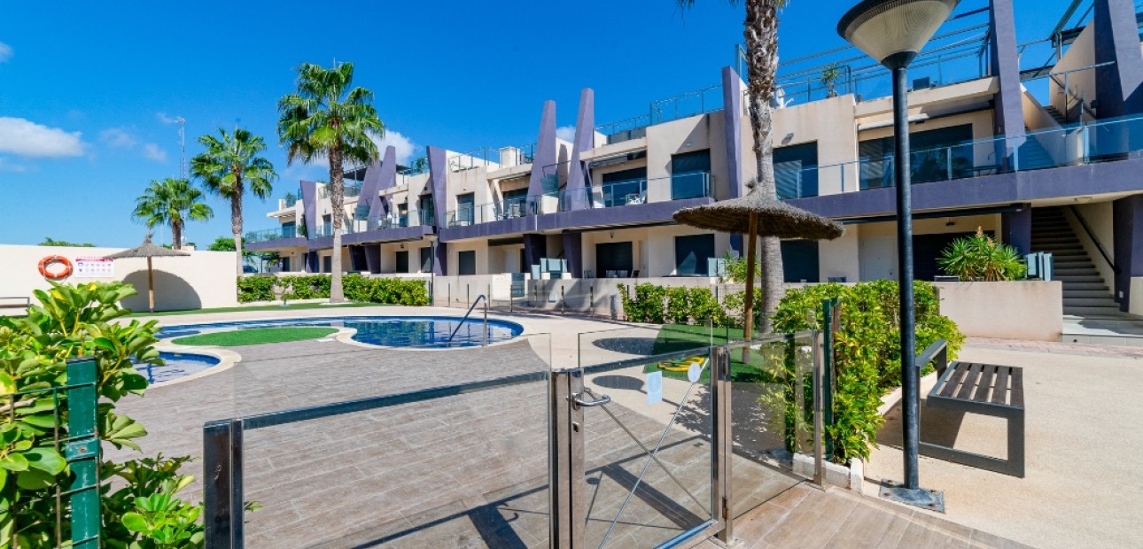 Venta - Apartamento / piso -
Mil Palmeras