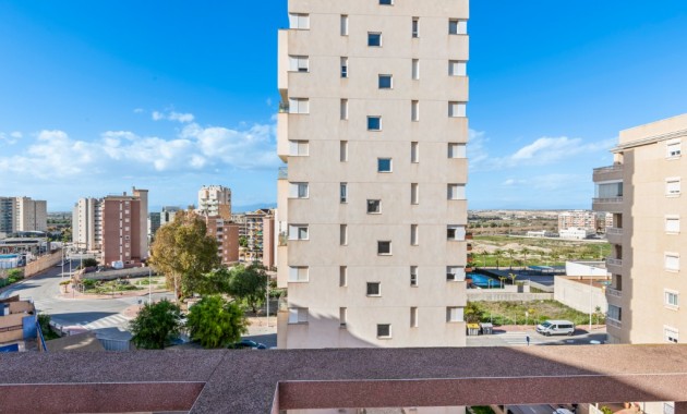 Venta - Apartamento / piso -
Guardamar del Segura