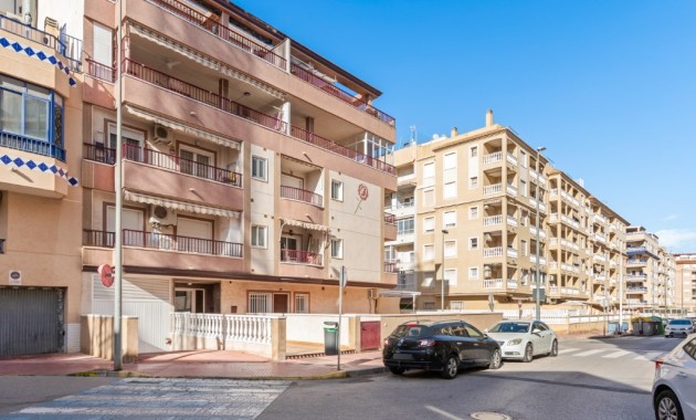 Venta - Apartamento / piso -
Guardamar del Segura
