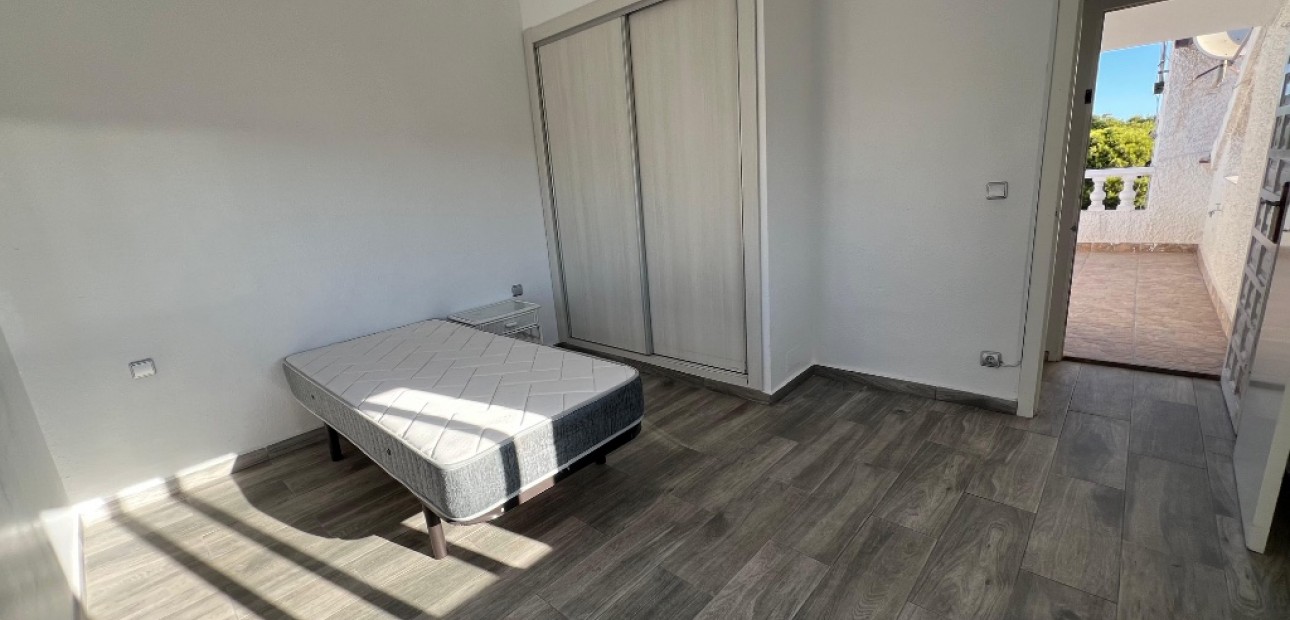 Sale - Townhouse -
Los Altos