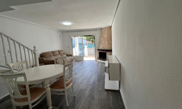 Sale - Townhouse -
Los Altos